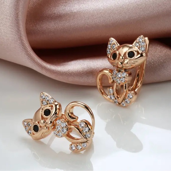 NWT 1 pair Golden Cute Cat Earrings - Picture 2 of 5